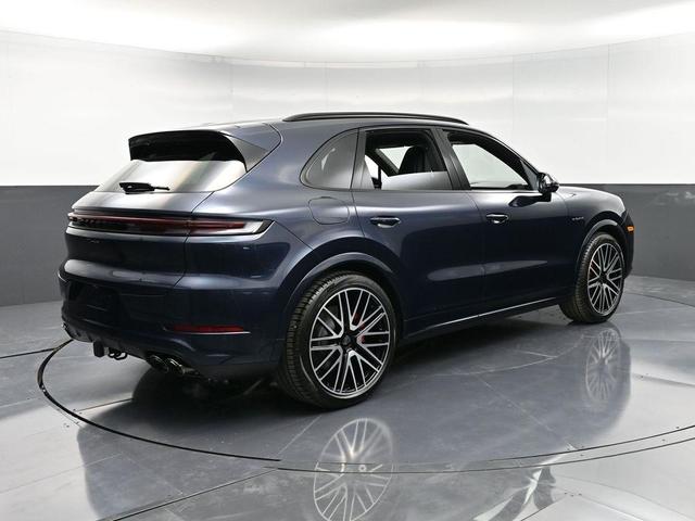 Photo of 2025 Blue Porsche Cayenne