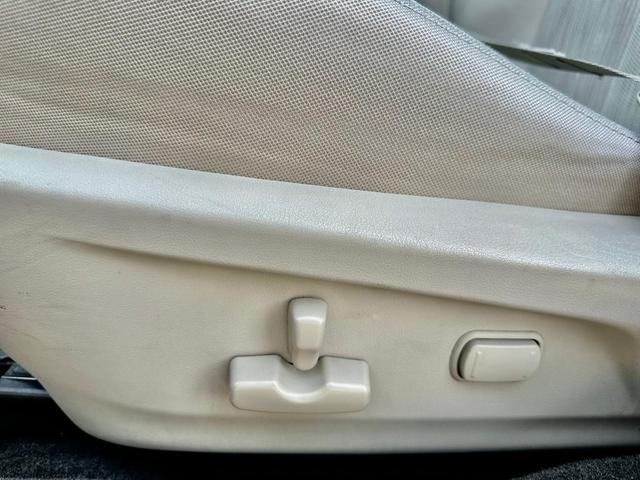 Photo of 2014 Satin White Pearl Subaru Outback