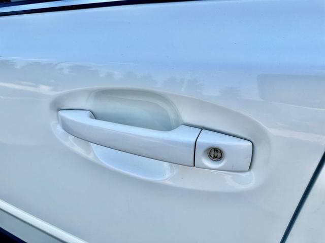 Photo of 2014 Satin White Pearl Subaru Outback