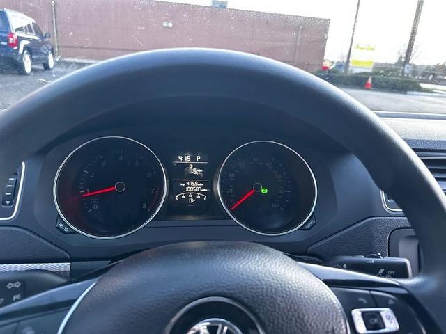 Photo of 2017 White Silver Metallic Volkswagen Jetta