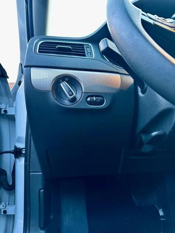 Photo of 2017 White Silver Metallic Volkswagen Jetta