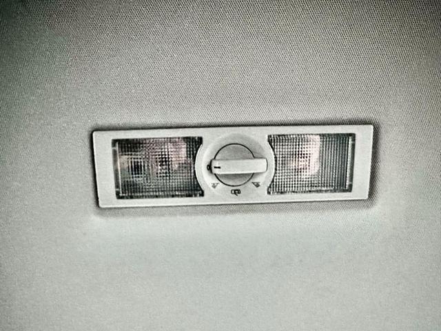 Photo of 2017 White Silver Metallic Volkswagen Jetta