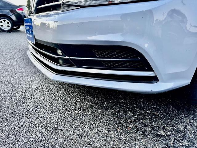 Photo of 2017 White Silver Metallic Volkswagen Jetta
