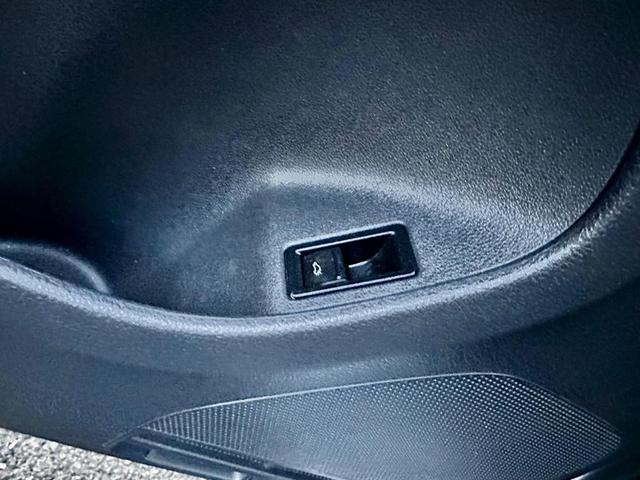 Photo of 2017 White Silver Metallic Volkswagen Jetta