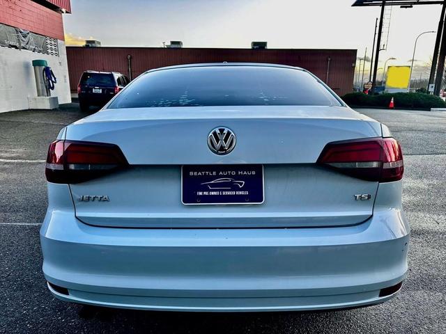 Photo of 2017 White Silver Metallic Volkswagen Jetta