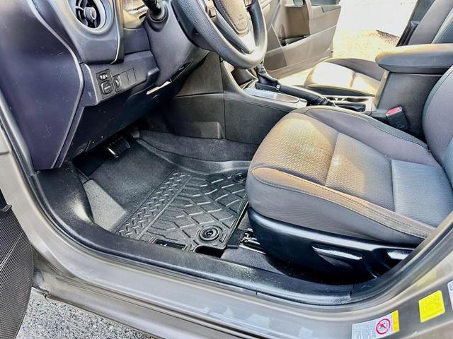 Photo of 2017 Gray Toyota Corolla
