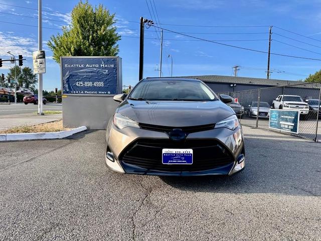 Photo of 2017 Gray Toyota Corolla