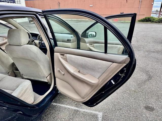 Photo of 2006 Black Toyota Corolla