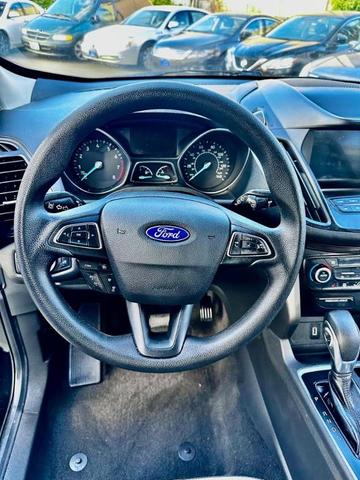 Photo of 2019 Black Ford Escape