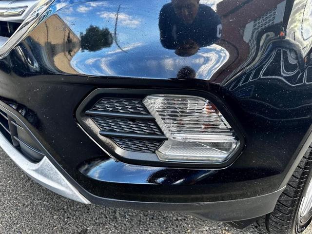 Photo of 2019 Black Ford Escape