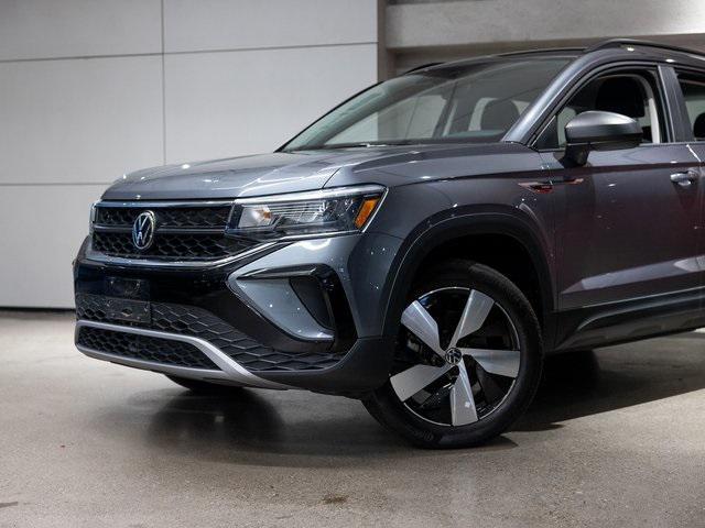 Photo of 2024 Platinum Gray Metallic Volkswagen Taos