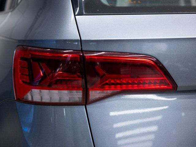Photo of 2024 Platinum Gray Metallic Volkswagen Taos