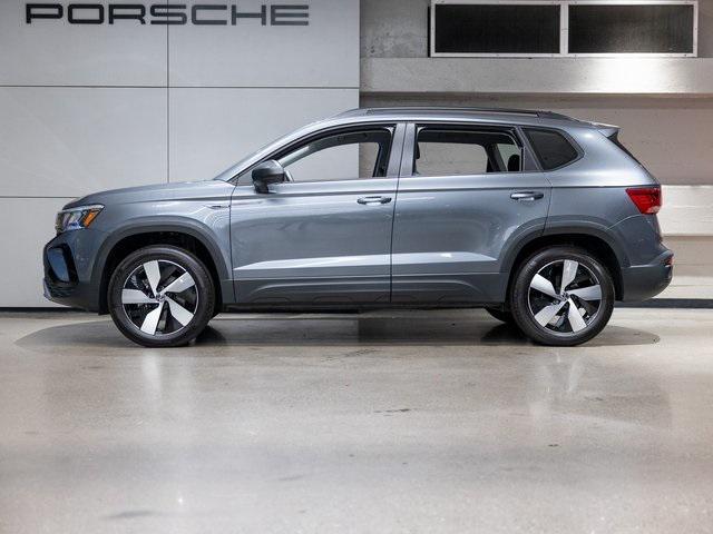 Photo of 2024 Platinum Gray Metallic Volkswagen Taos