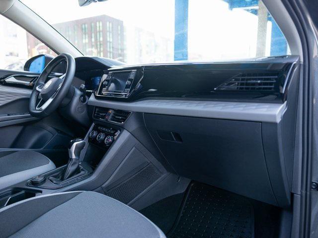 Photo of 2024 Platinum Gray Metallic Volkswagen Taos