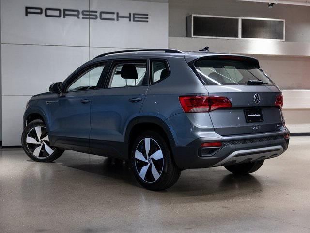 Photo of 2024 Platinum Gray Metallic Volkswagen Taos