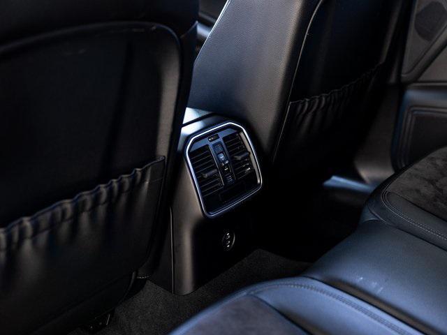 Photo of 2021 Black Porsche Macan