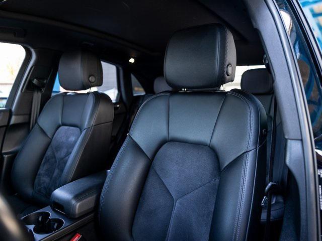 Photo of 2021 Black Porsche Macan