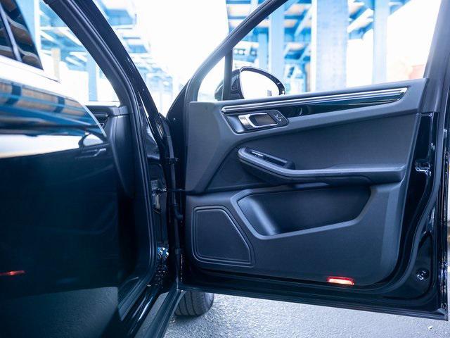Photo of 2021 Black Porsche Macan