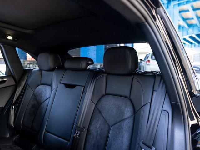 Photo of 2021 Black Porsche Macan