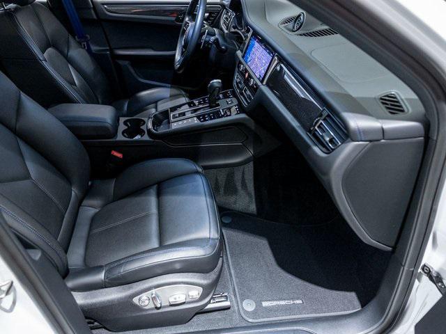 Photo of 2024 White Porsche Macan