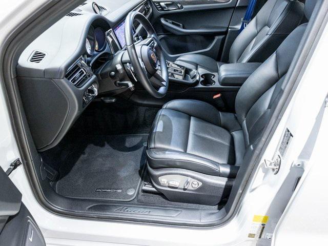 Photo of 2024 White Porsche Macan