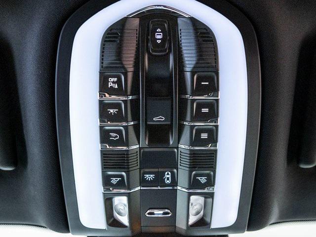 Photo of 2024 White Porsche Macan
