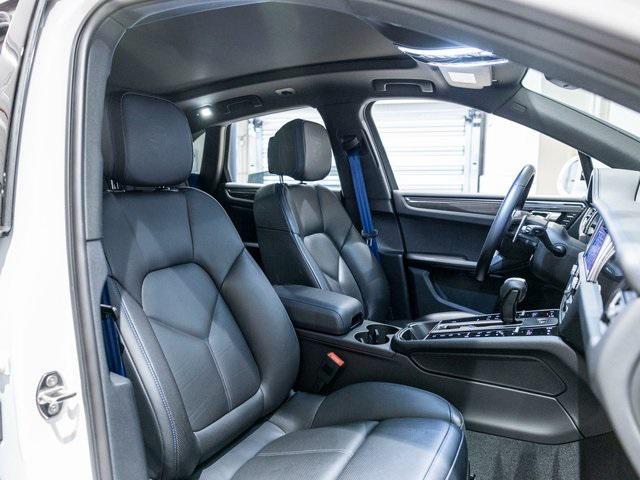 Photo of 2024 White Porsche Macan