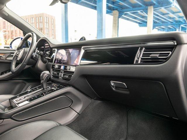 Photo of 2024 Gentian Blue Metallic Porsche Macan