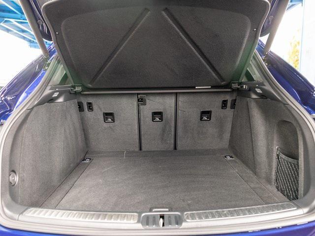 Photo of 2024 Gentian Blue Metallic Porsche Macan