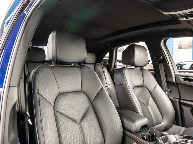 Photo of 2024 Gentian Blue Metallic Porsche Macan