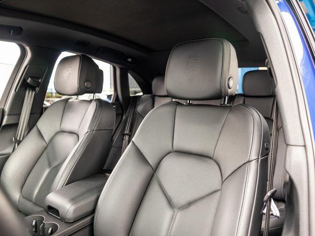 Photo of 2024 Gentian Blue Metallic Porsche Macan