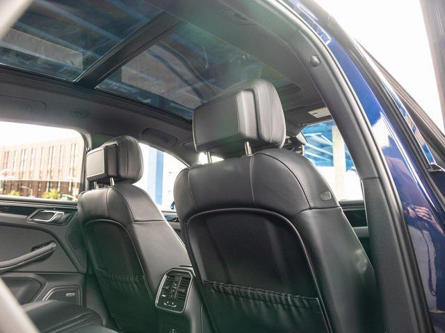 Photo of 2024 Gentian Blue Metallic Porsche Macan