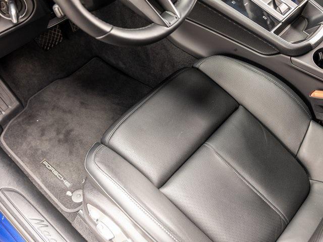Photo of 2024 Gentian Blue Metallic Porsche Macan