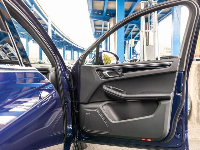 Photo of 2024 Gentian Blue Metallic Porsche Macan