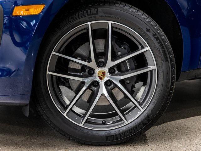 Photo of 2024 Gentian Blue Metallic Porsche Macan
