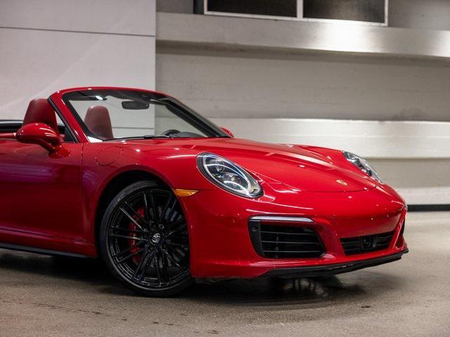 Photo of 2018 Red Porsche 911