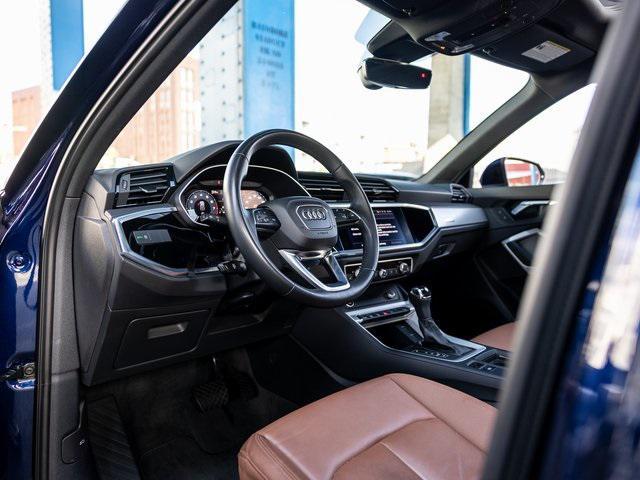 Photo of 2022 Blue Metallic Audi Q3