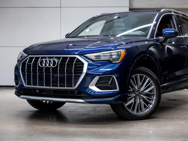 Photo of 2022 Blue Metallic Audi Q3