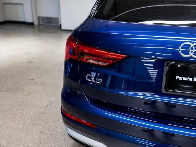 Photo of 2022 Blue Metallic Audi Q3