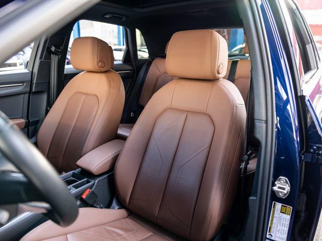Photo of 2022 Blue Metallic Audi Q3