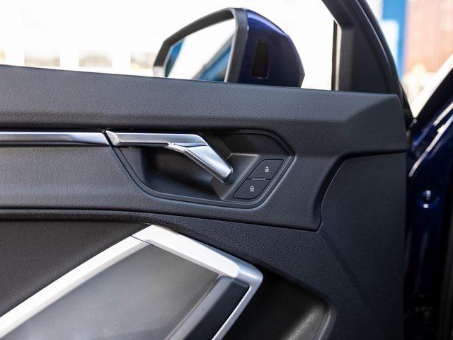 Photo of 2022 Blue Metallic Audi Q3