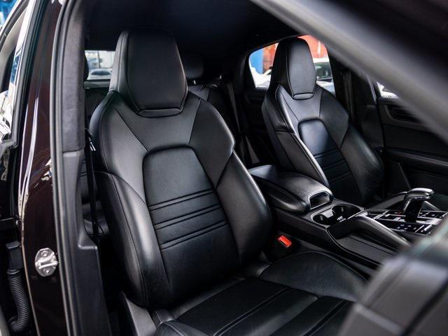 Photo of 2022 Black Porsche Cayenne