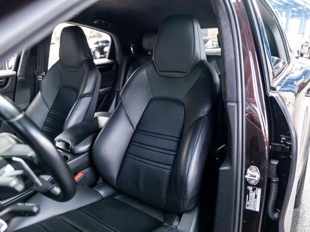 Photo of 2022 Black Porsche Cayenne