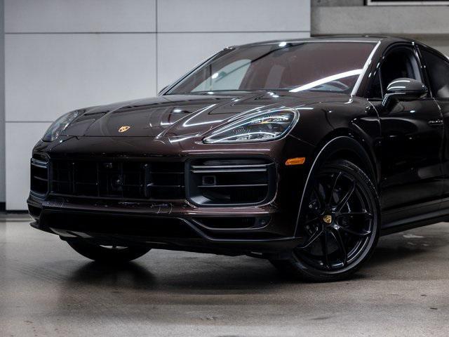Photo of 2022 Black Porsche Cayenne