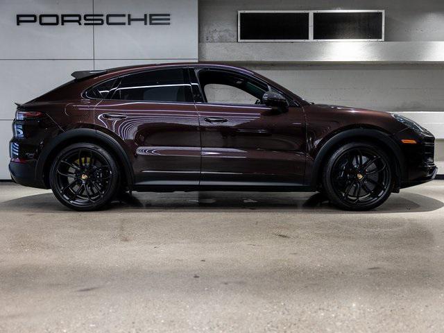 Photo of 2022 Black Porsche Cayenne