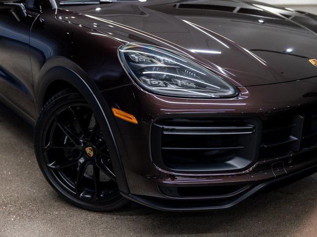 Photo of 2022 Black Porsche Cayenne