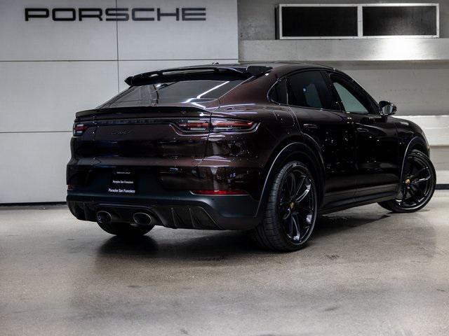 Photo of 2022 Black Porsche Cayenne