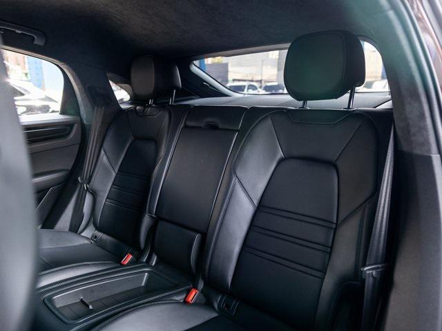 Photo of 2022 Black Porsche Cayenne