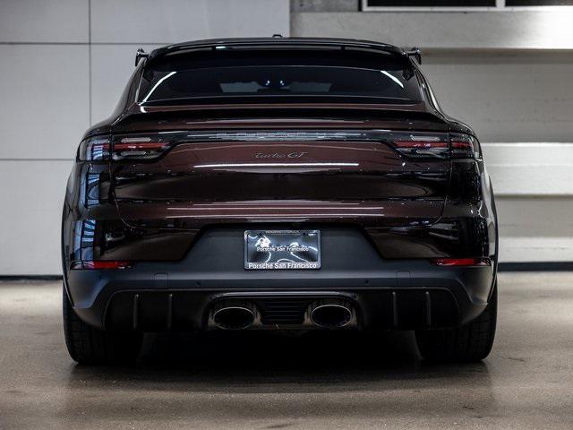 Photo of 2022 Black Porsche Cayenne