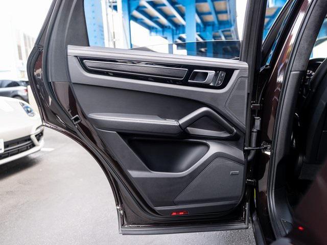 Photo of 2022 Black Porsche Cayenne
